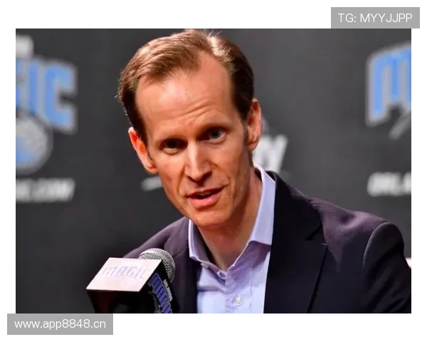 奥斯卡·罗伯特森无球跑动串联进攻，改变雄鹿战术结构